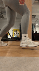 Woman takes gym selfie in Mönchengladbach