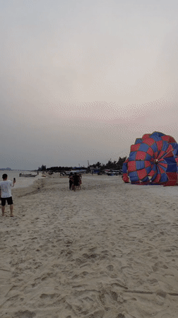 Parasailing session captured at Bai Chay beach, Vietnam