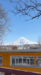 Clear spring evening captured over Petropavlovsk-Kamchatsky cityscape