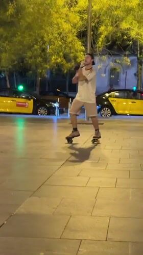 Night skateboarding gathering draws youth to Barcelona plaza