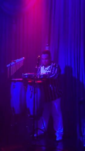 Live percussion show at a Choeng Thale dinner venue
