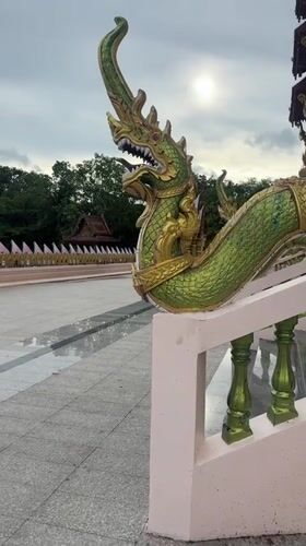 Exploring a gilded Buddhist temple complex in Ko Samui