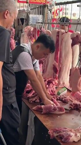 Daily life unfolds in Jiangjin markets and streets