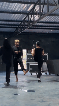 Acrobatic dance rehearsal underway in Porlamar studio