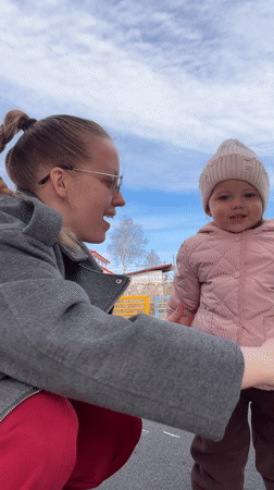 Toddler in pink observed in residential room in Reshetnikovo