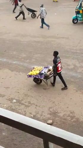 Rainy market day keeps Bukuru streets busy with vendors and foot traffic