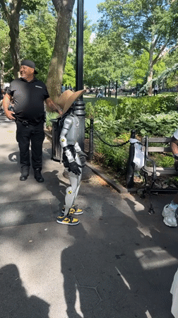 Cowboy hat-wearing robot spotted in New York park