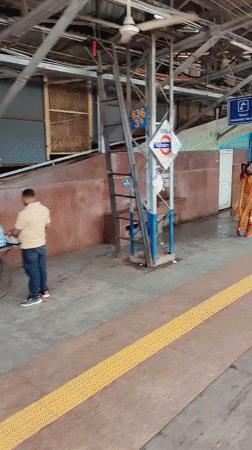 Bhopal Junction platform life, trains, and daily station activity