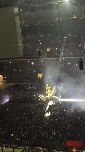 Packed concert lights up Milan venue on summer night
