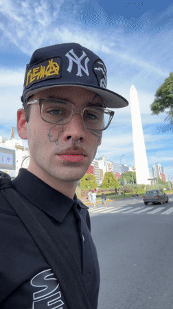Afternoon street life documented around Buenos Aires' Obelisco monument