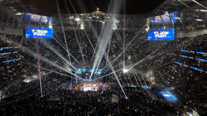 Boxing match draws crowds to Tottenham Hotspur Stadium