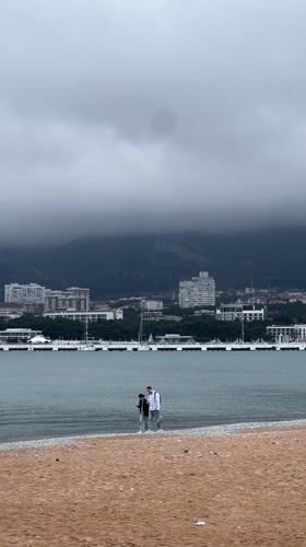 Family enjoys morning beach outing in Gelendzhik, Russia