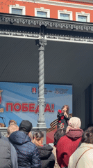 Victory Day performance draws crowd to Saint Petersburg park