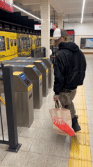 Routine shopping and transit activity observed in Buenos Aires