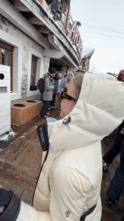 Large après-ski party draws crowds at Les Allues resort venues