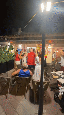 Palmanova erupts in street celebrations as Spain leads Argentina 1–0