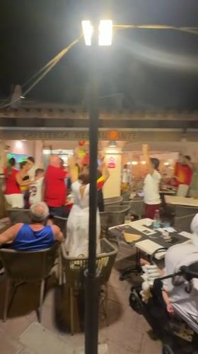 Palmanova erupts in street celebrations as Spain leads Argentina 1–0