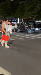 Pizza and street scenes on a Đà Nẵng evening