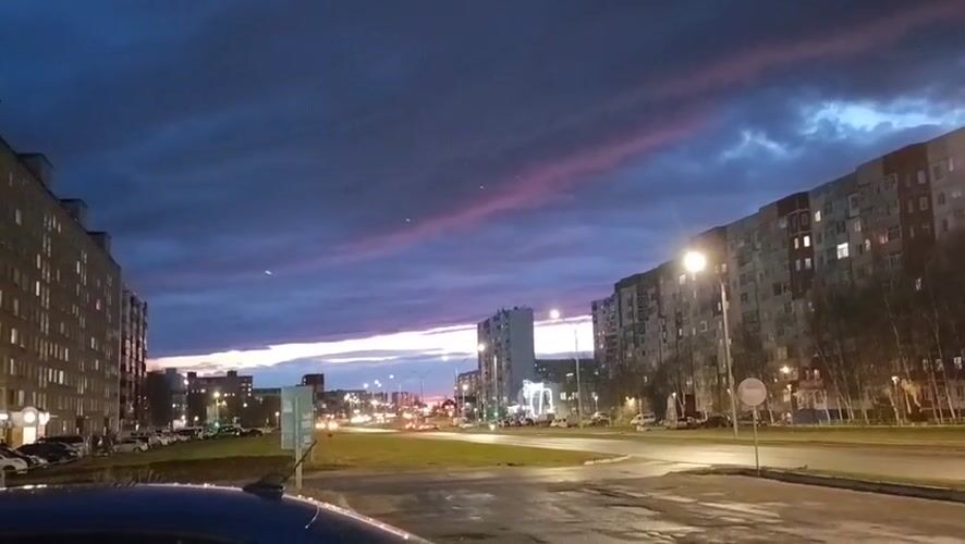 Evening street scene documented in Nizhnevartovsk, Russia