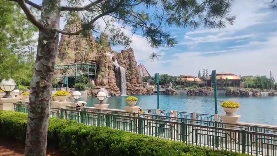 Theme park scenery with waterfalls and landscaped grounds in Tongzhou