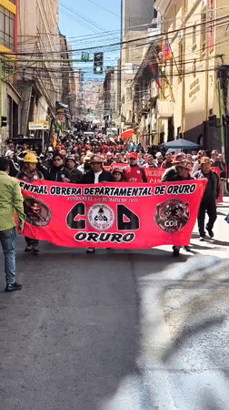 Labor unions march through La Paz with police presence