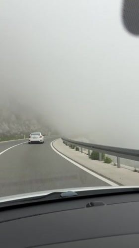 Thick fog reduces visibility on Montenegro road