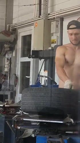 Tire shop in full swing at a Krasnoyarsk garage