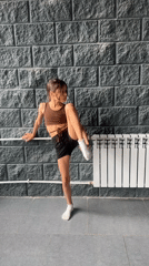 Dance practice with splits and stretches in Sverdlovskiy
