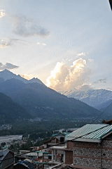 Visitor captures mountain views and local dining in Vashisht