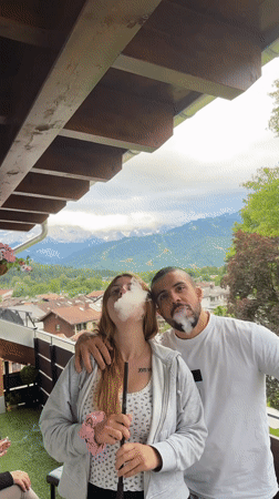Alpine Balcony Gathering: Hookah and Drinks in Garmisch-Partenkirchen
