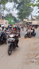 Street traffic and roadside food vending in Tangerang