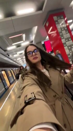 Woman documents evening journey through Vnukovo transit and venues