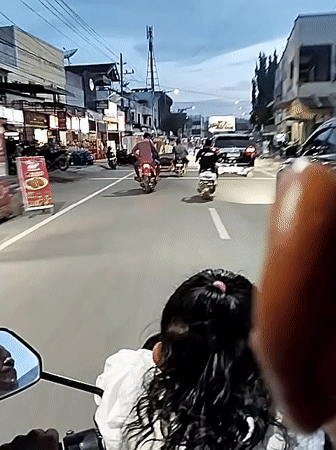 Daily life documented in Lhokseumawe: street traffic, blooming flowers