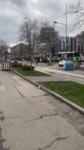 Evening scenes from Novi Sad show traffic, yellow-vest gathering
