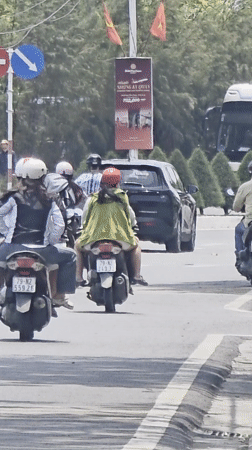 Early morning street scenes documented in Bắc Nha Trang
