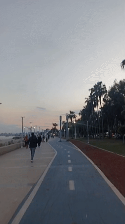 Evening waterfront gathering setup observed in Yenişehir, Turkey
