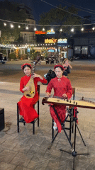 Traditional Vietnamese music performance captured in Đà Nẵng
