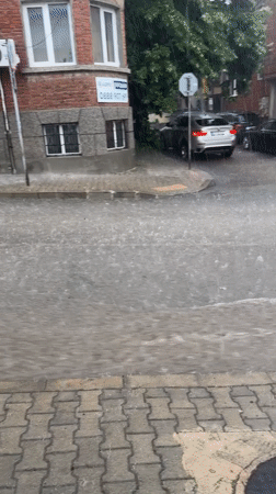 Heavy rain floods streets in Yambol, Bulgaria Tuesday morning