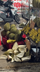 Night fruit market documented in Đà Lạt, Vietnam