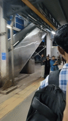 Night transit moments at Mira Bhayandar station