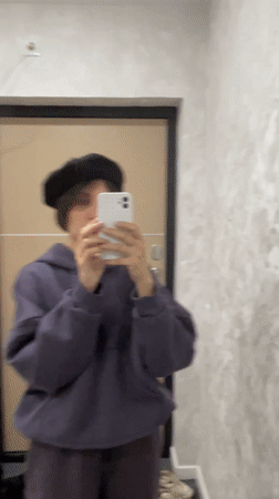 Family enjoys spring snow day in Izhevsk park