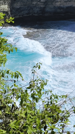 Morning coastal views documented at Nusa Penida cliffs