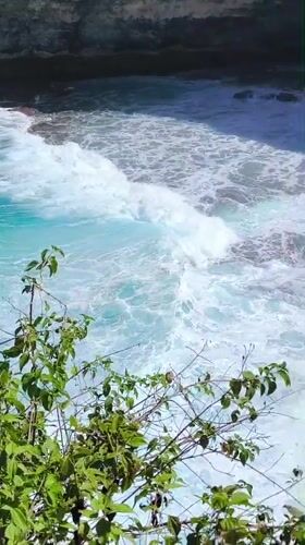 Morning coastal views documented at Nusa Penida cliffs