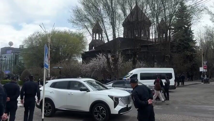 Police presence and street activity observed in Gyumri, Armenia