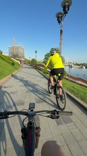 Early morning cyclists spotted on Tyumen path