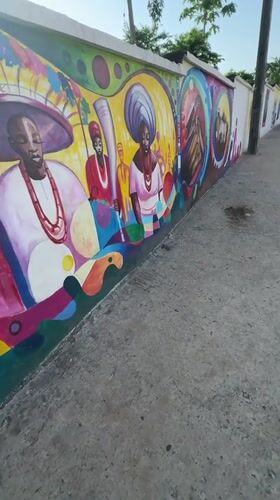 Public art displays draw local crowds in Onitsha, Nigeria