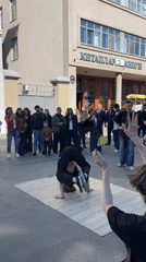 Street performers draw crowds in Kazan's pedestrian areas