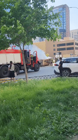 Firefighters extinguish vehicle and dumpster fire in Kazan, Russia