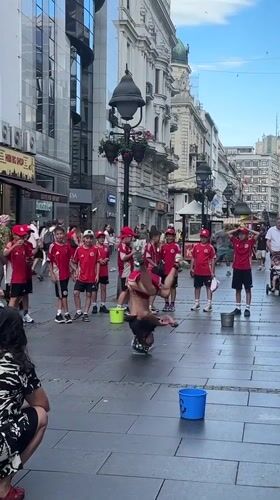 Street breakdancing performances draw crowds in Belgrade
