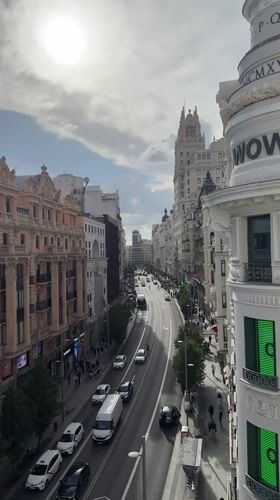 Madrid's Gran Vía captured in afternoon light by witnesses